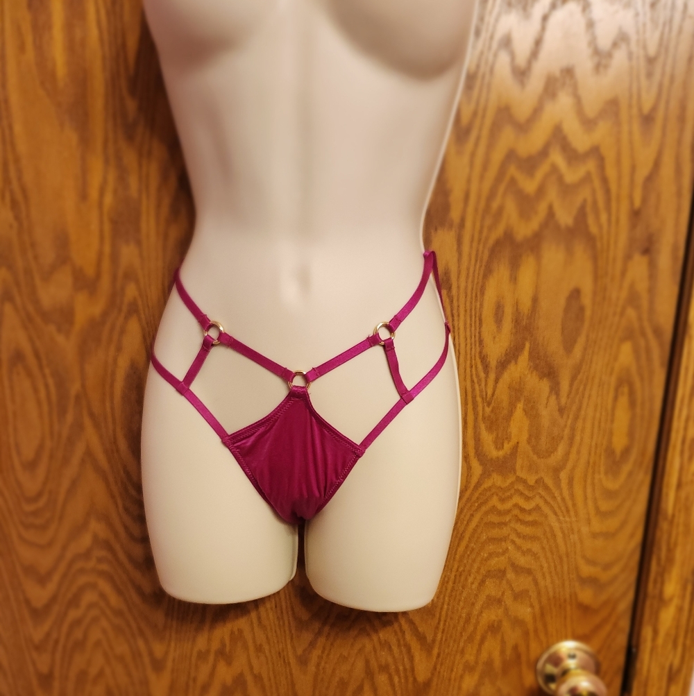 Victoria Secret Women's Strappy Panties in Fuchsia Sz Med NTW